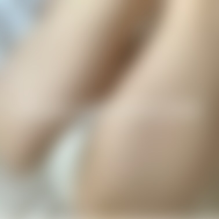うら太もものお写真、、ほくろあるね