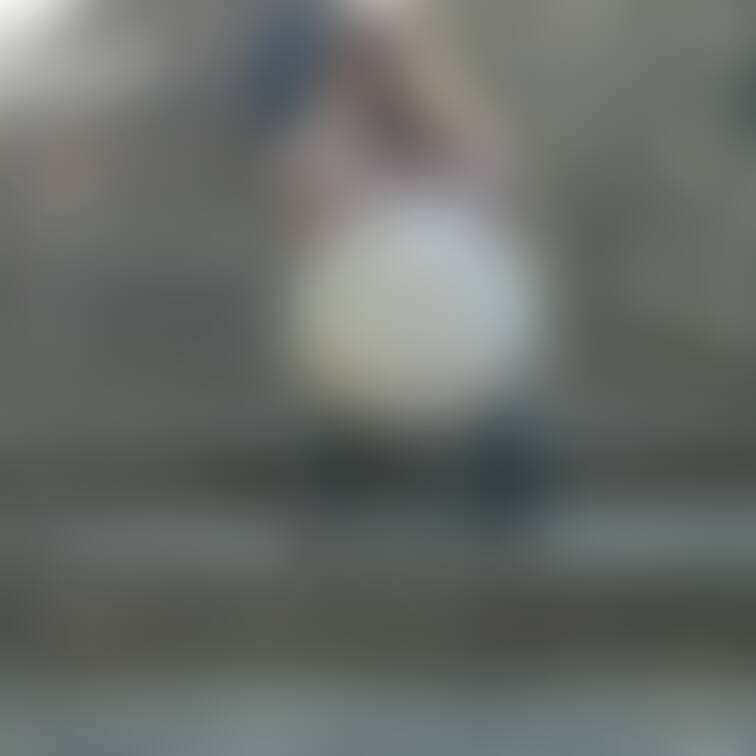 最後の2枚の写真、街中で気付いてないフリしてこんな格好のまま後ろから激写されたいです///