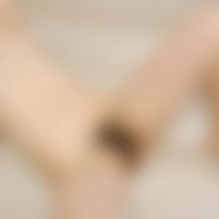 みずきのセクシーイメージ撮影。ハメ撮り風の画像です。これはモザイク必至。仲いいのでどんな写真も撮らせてくれます。

