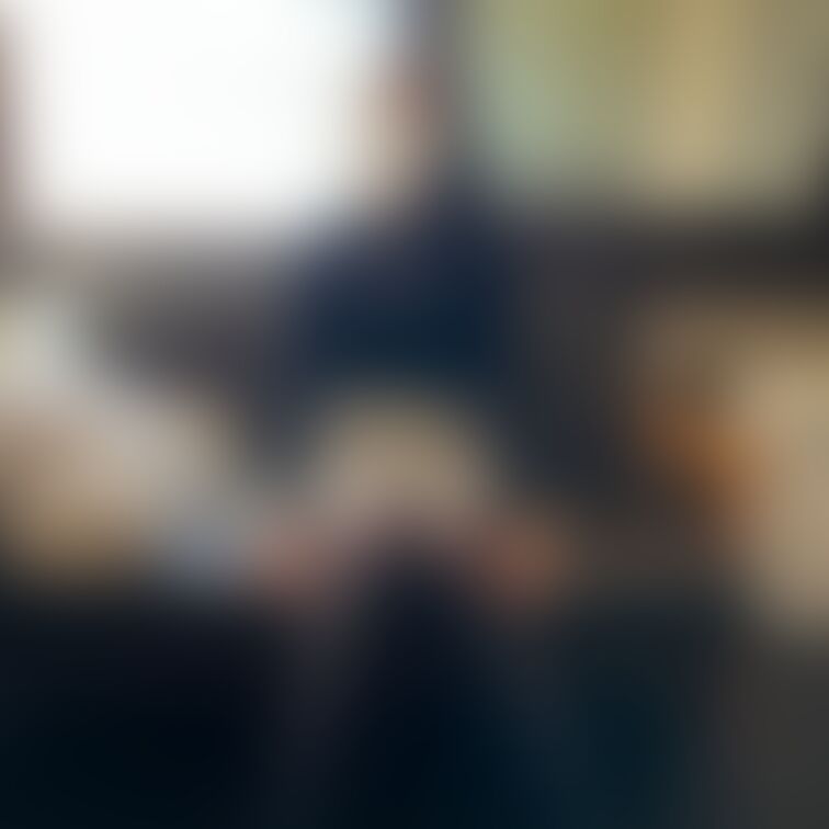 みなさま申し訳ありません!
Fカップ女子大生との撮影日が中々決まらずお待たせしております‥‥。
ひとまず先日撮っ