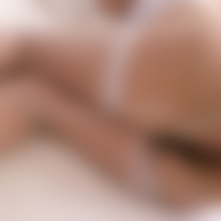 人妻のえっちなおま💖こ舐めたいですか？