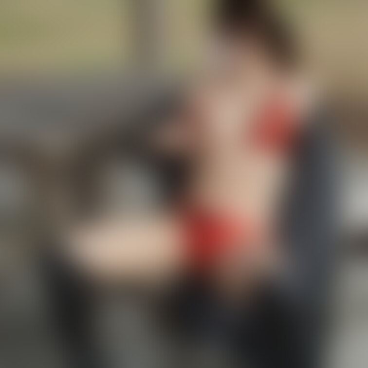 ニーハイ×ビキニ露出の画像をどうぞ♡
動画は○○○の独占配信プランで公開してます🥰
