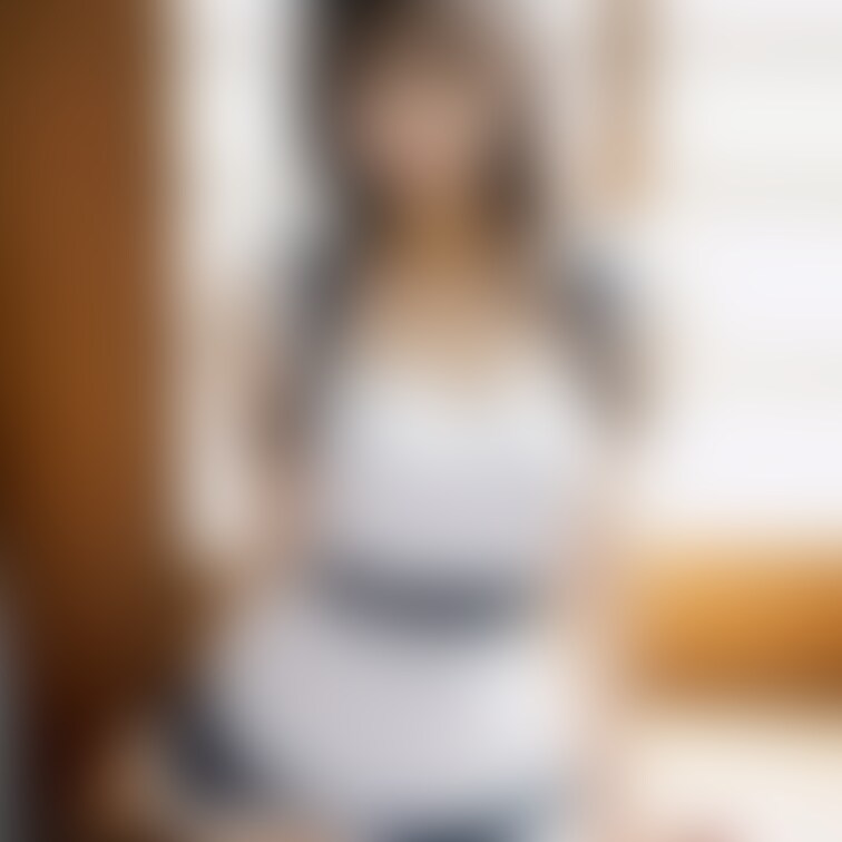 メイド服って可愛いよね😊
実は下着着てないんだ👀
こんなところまで見せるのはみんなにだけだよ😉💓