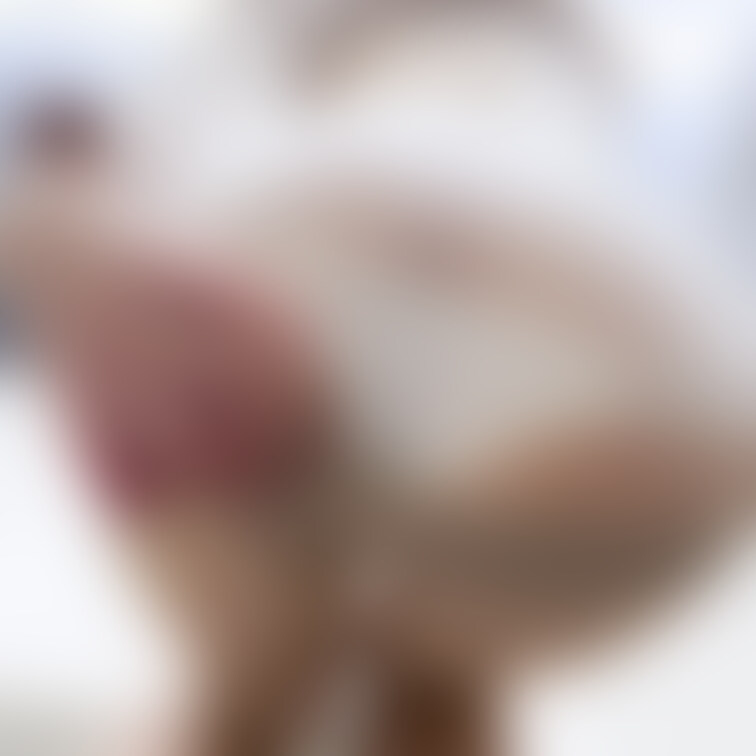 ぷるんぷるん🍑でもあるし
もちもち🥰💕でもあるよ
お昼休みにいかがですか？
つんつんされ待ちの人妻です😍💓
