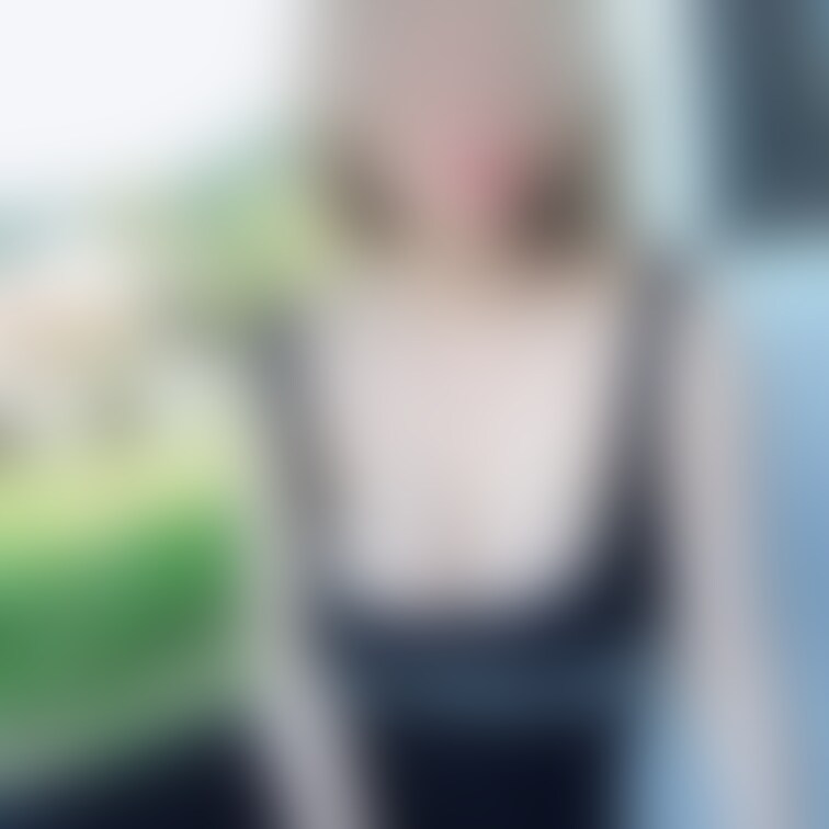 推定Kカップベトナム美女のセクシー画像
こちらの美女の動画いりますかね？