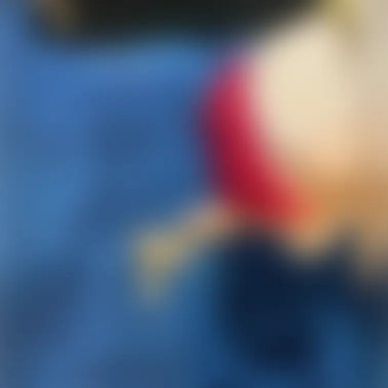 キャバ嬢しゃがんでいる所を斜め後ろから撮った写真です。