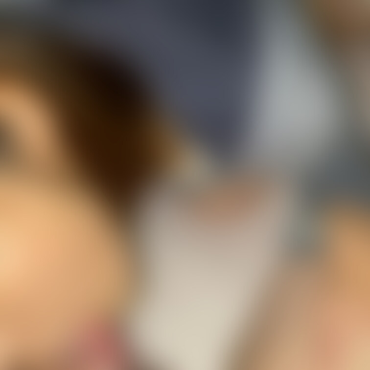 妻のフェラ画像です。舌の動きがいやらしいです。