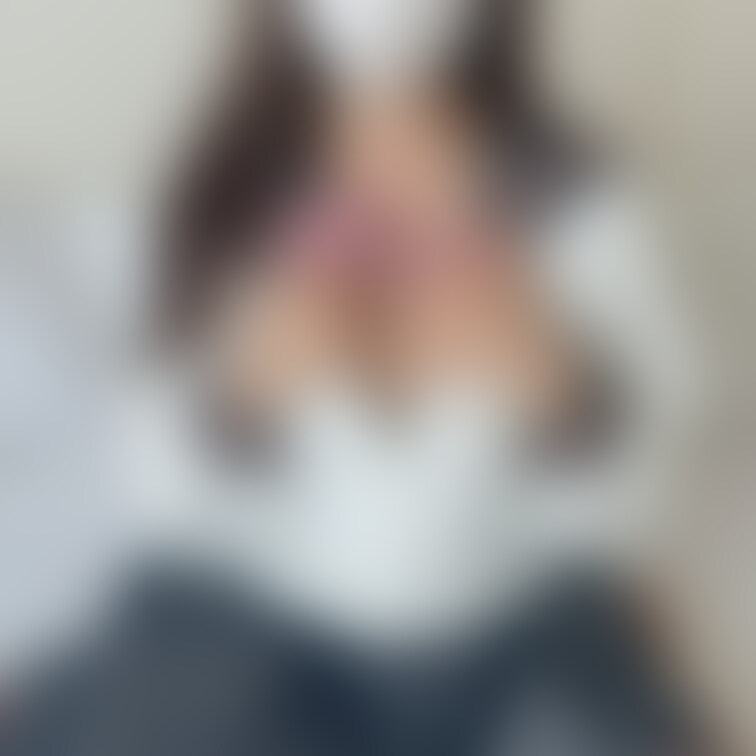 制服第2弾👚
この前のとどっちが可愛い？💓