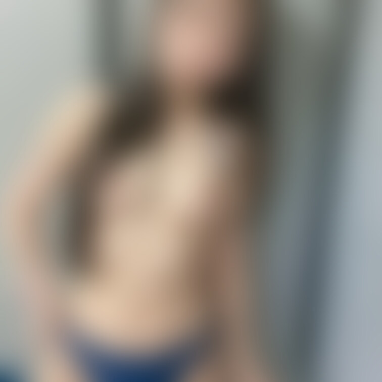 プールの授業嫌いだよお🥹💦
最近ムチムチになってきたから痩せないと、、
更衣室は女の子だけだから、脱ぎ放題(？)