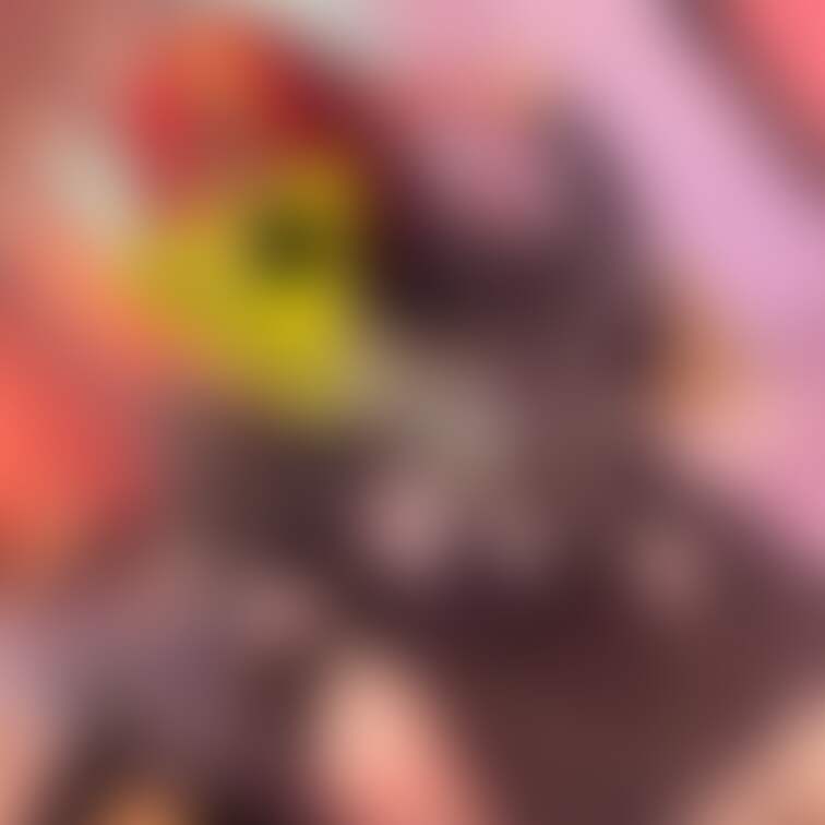 12月美容院𝐃𝐚𝐲💇‍♀️
ネイルに合わせてクリスマス色にして頂きました🎅
久々に派手髪した気がします！賑やかになり