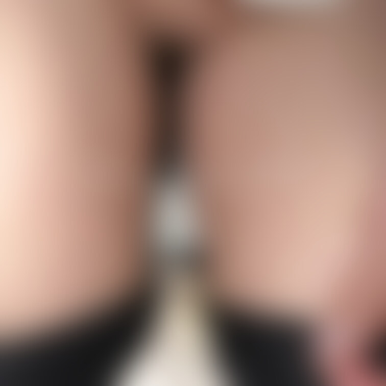 すぐ汚しちゃう奥さんはお好きですか？
さっき撮ったのでえっちなクロッチ…🥺💕
見てね❣️
早く食べに来て〜〜〜〜💖