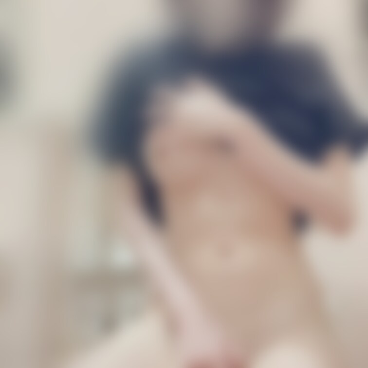 【勤務中シリーズ】会社でしちゃった♡

ムラムラがおさまらないので
ついにしちゃいました。おさまるどころか余計にム