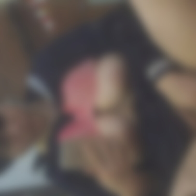 素人巨乳ちゃんの鏡自撮り制服オナニー



この映像の被写体ですが、なんと言っても目を引く巨乳。Ｇカップらしいで