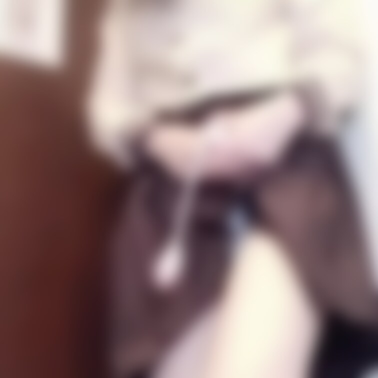 高画質✨制服で立ちながらクリを吸引してイク♥