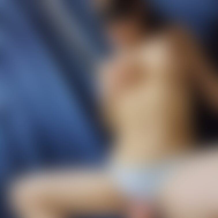 パンツの上から超ロングバイブでこすってたら、こんなにめり込んできたああああ！！！！
はあ！！！はあ！！！もう我慢できな