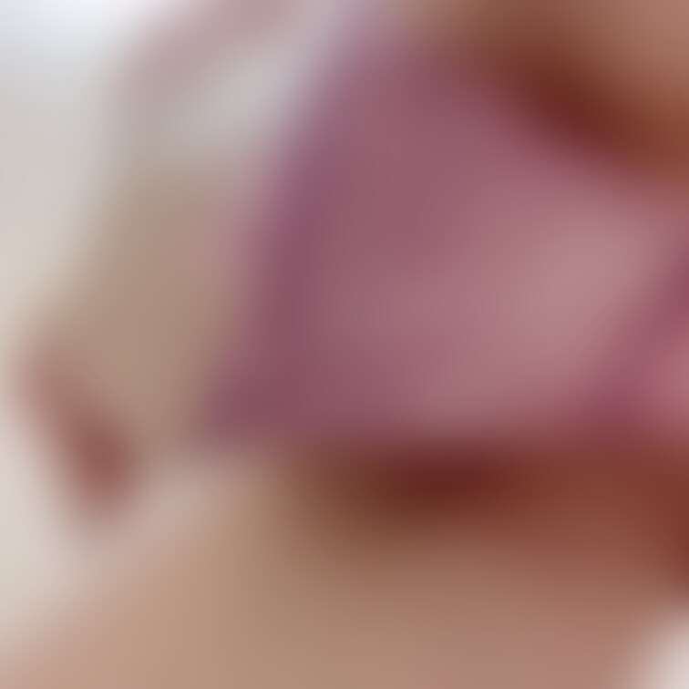 🌺Smileぷらん🌺

パンツの中にはピンクのバイブが入ってるの♡
パンツで落ちないように押さえてるから、
奥の