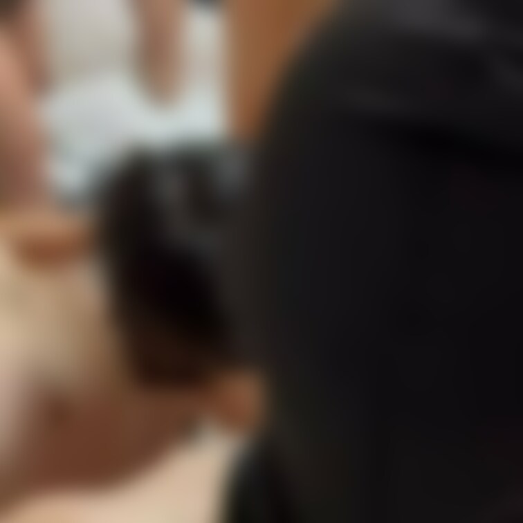 SNSで出会った美少女は乱交とおじさんが大好き。
後半の模様をお届けします、