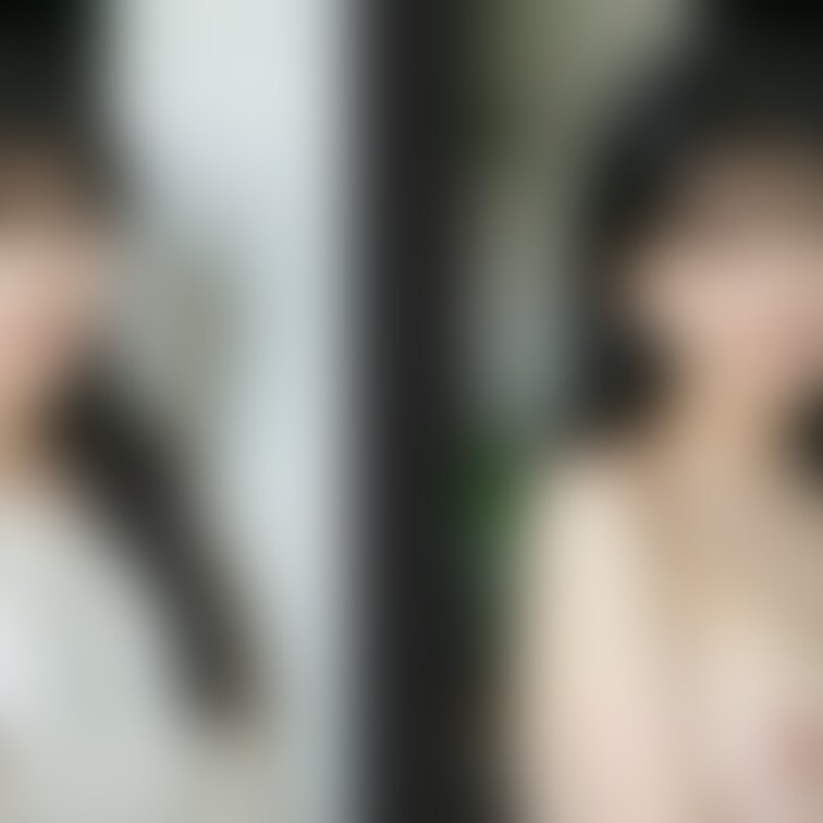 着衣と脱衣を並べた画像です。画像№461