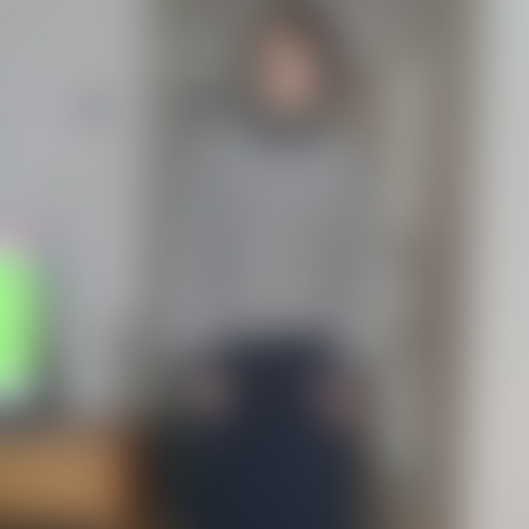 清楚人妻 今年最後のちんぽを求めて、旦那さん以外の男性の一人暮らしの家にやって参りました😁 ちんぽが欲しくて仕方ないみた