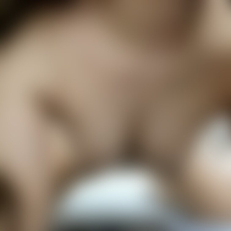 この角度で見るおっぱいはどうですか？☺️
下から乳首舐められるの好きです❤️

通常応援プランには、短いですが動画