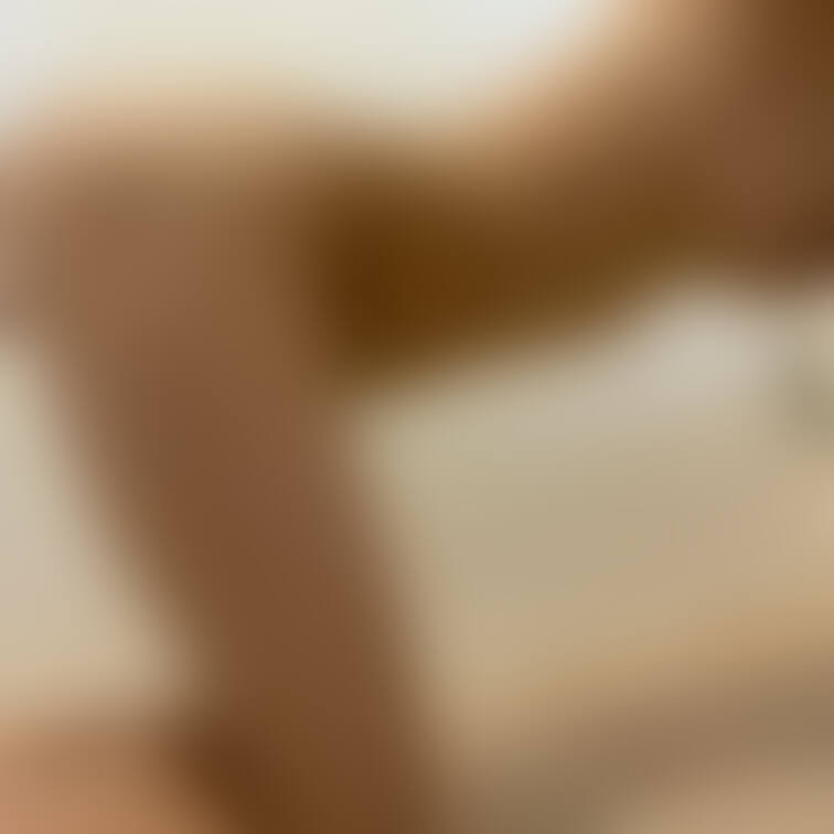カメラマンにバイブ突っ込まれた😭
ローション塗っていきなりグイって💦
あー…もう…またしたくなっちゃう…
乳首硬く