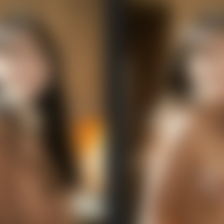 着衣と脱衣を並べた画像です 画像№1383