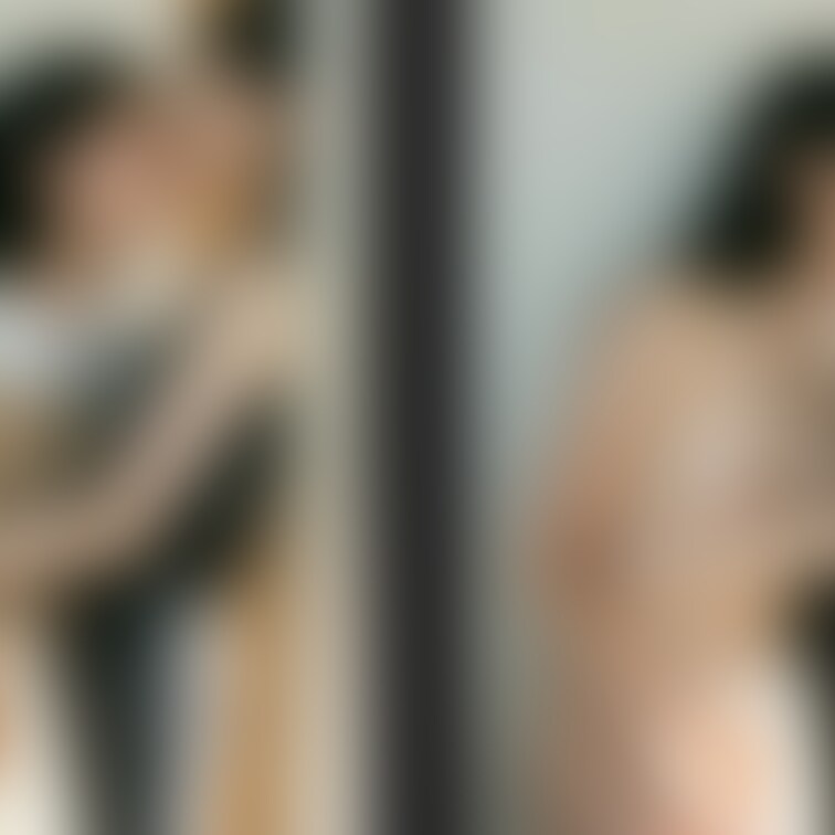 着衣と脱衣を並べた画像です。画像№899