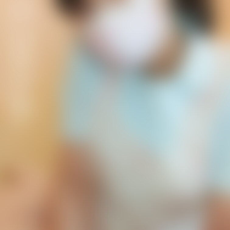 興奮してる?この制服のままシようね💓ほら、あーんして?舐めて?🧤