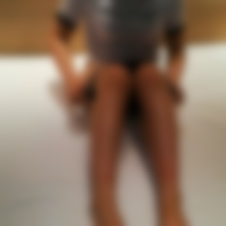 ハーフ系ムチムチ美女に体操服を着せてみました。