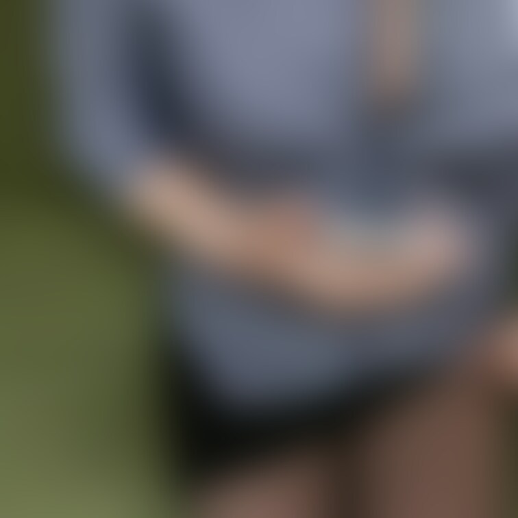 女性の前に立ち
上から見下ろしていると
おろらく、更に見せ付けてきます
なぜなら、見てもらいたいから