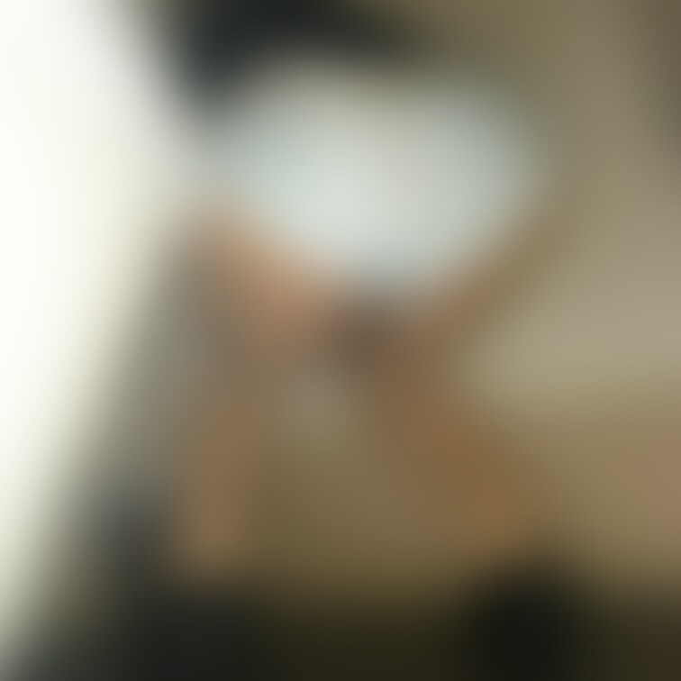 お貢ぎ限界ぎりぎり顔出し★営業OLの汗蒸れ臭い下半身。ベージュストッキング変色グラビア