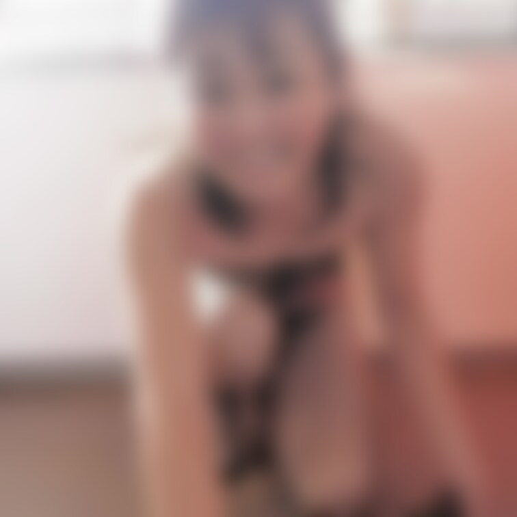 最後まで見てください！

網タイツ脱いで
パンツも脱いで
全裸になったら
ラスト画面上の方…
お毛毛の向こう