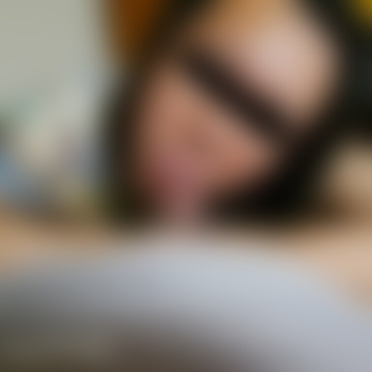 📷○○○が寝るとフェラを始めるエロ妻、最後はしっかりとザーメンを搾り取ります😍