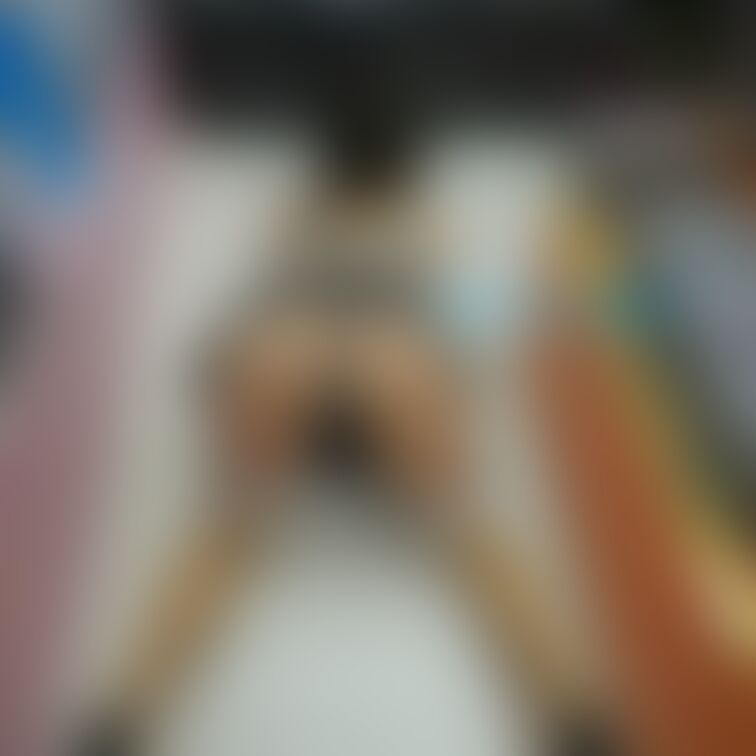 アダルトショップで遭遇した人にされる、遠慮のないエッチな目つきで見られるのが大好きです💕