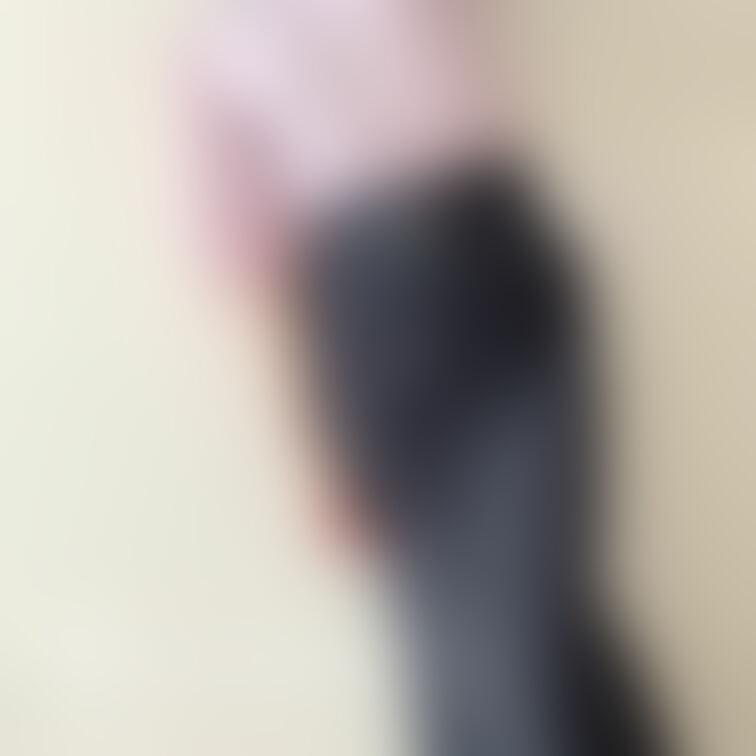 おでかけのお洋服だよー♡
行く前にムラムラしてきちゃって…🥺
…お尻もっと突き出して…これでいいかな?