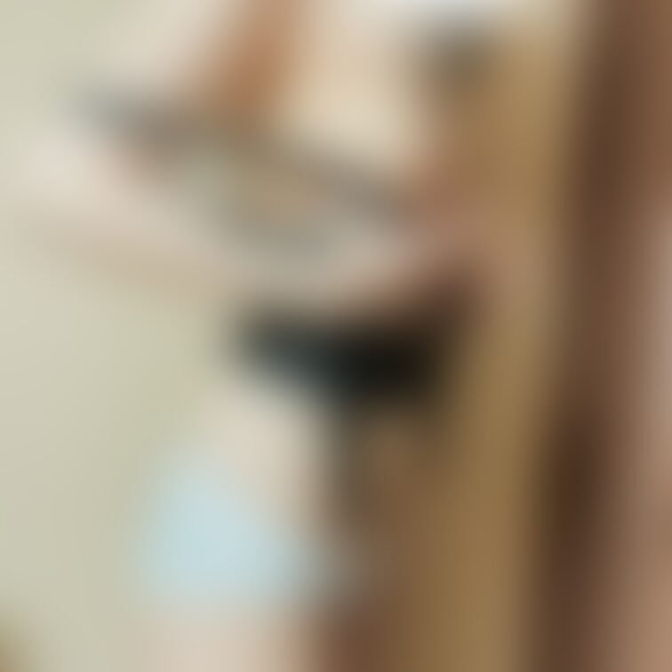 あんまり色気はないけれど🙄

久しぶりにジムに連れて行かれるのでおっぱい揺れないブラにお着替えしてたら撮られちゃいま