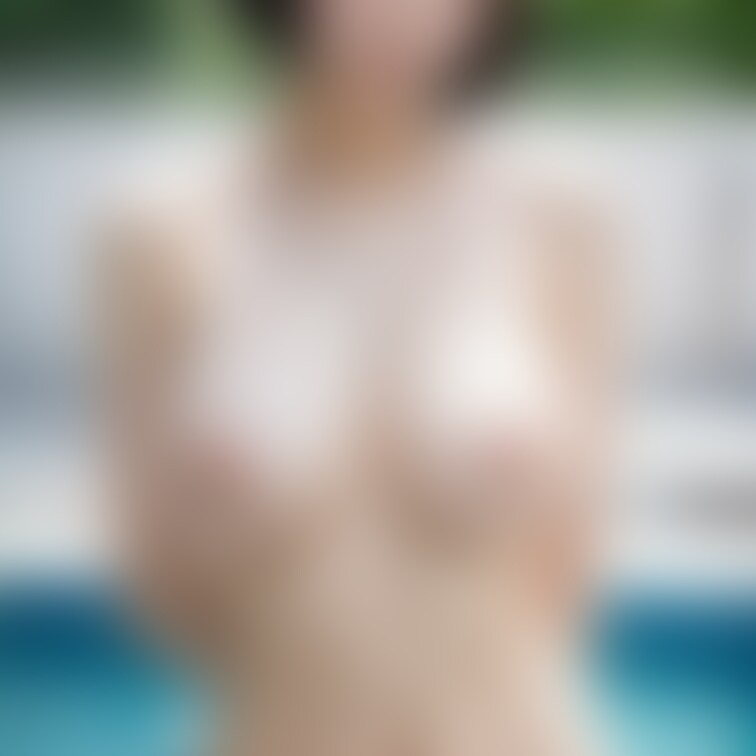 ショートカット女子大生プール撮影会。
