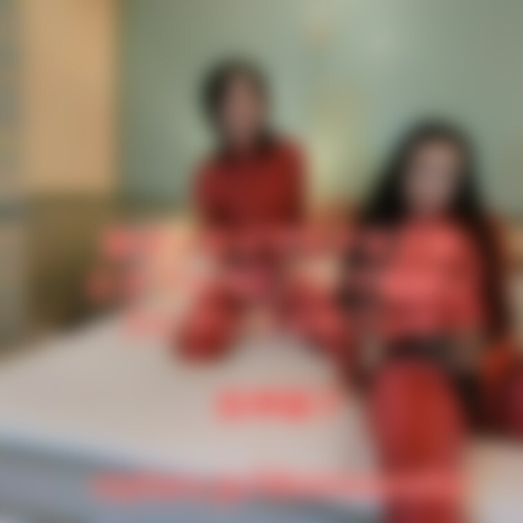 赤ゼンタイでモナ女王様とダブルペニバンで濃厚レズビアンフェチプレイ。モナ様のペニバンに思い切りフェラさせてもらったわ♥️