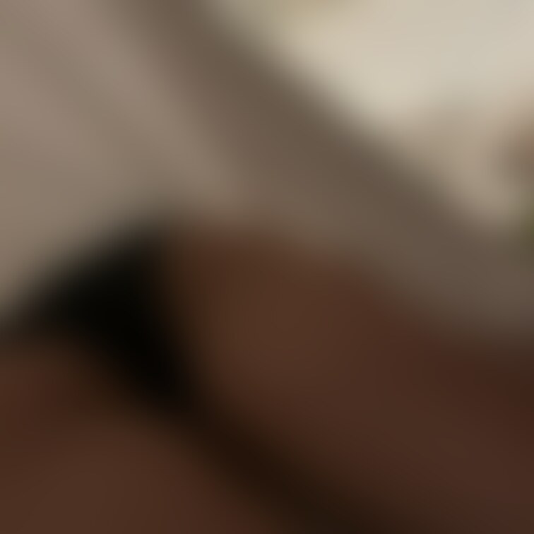 ゴロゴロしてただけなのに、バスローブの中撮られちゃったやつ
