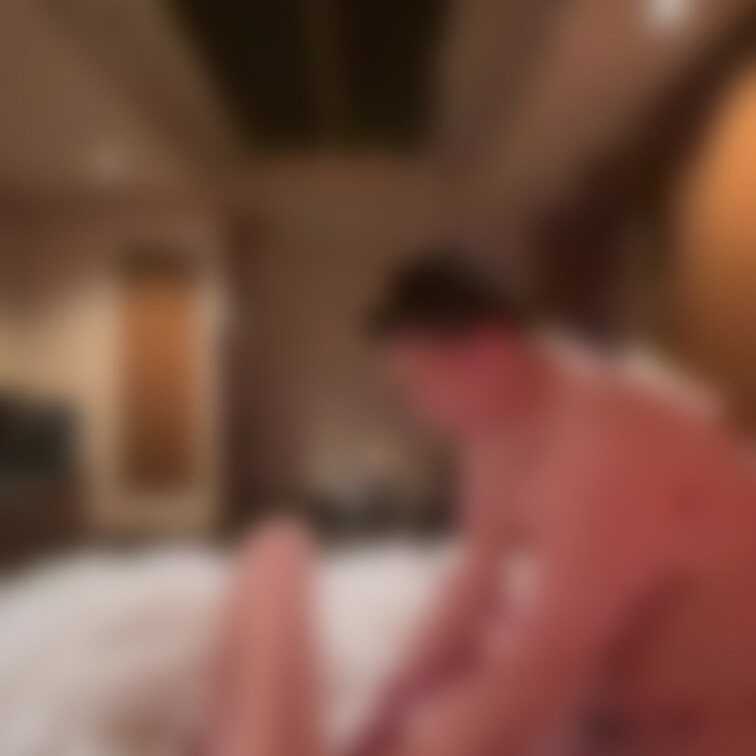欲求不満人妻とハメ撮りSEX
騎乗位がエロ過ぎ