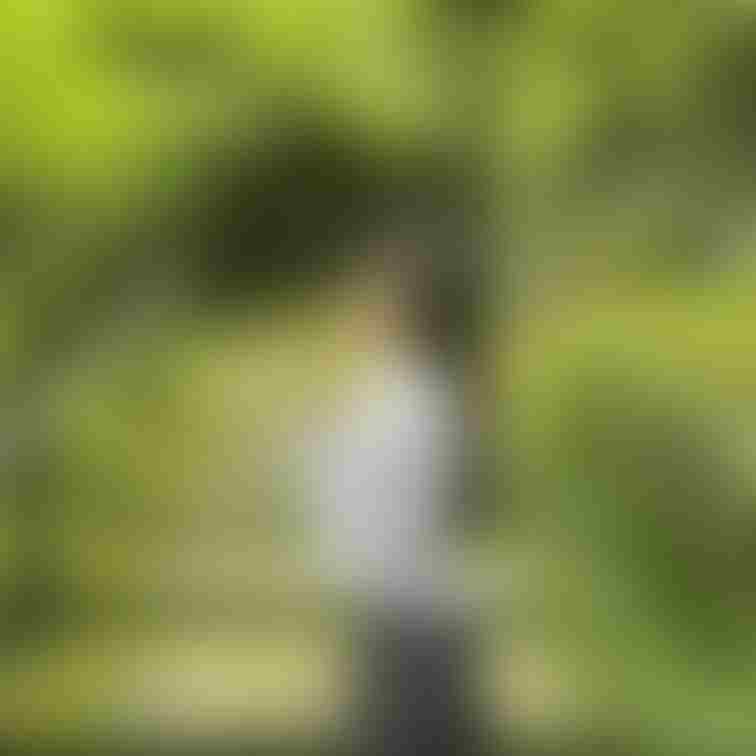 雨上がりの鎌倉。

浄明寺っていうところの前だったかな？

とにかく、蚊がいっぱいいて痒かった〜泣

もうそ