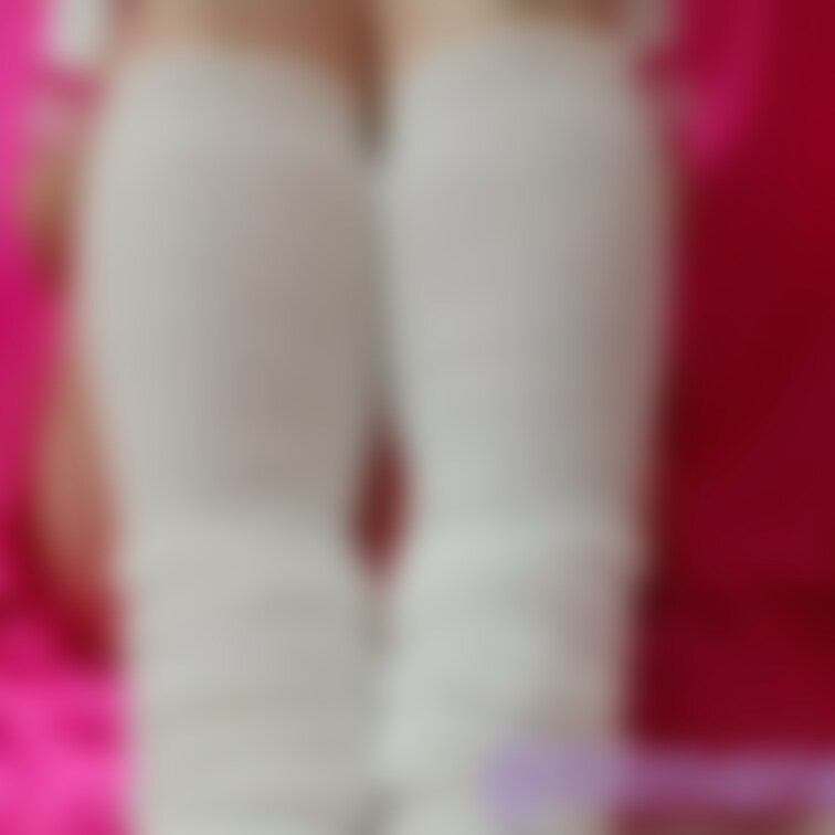 ピンクを基調としたコスプレ着エロです♥