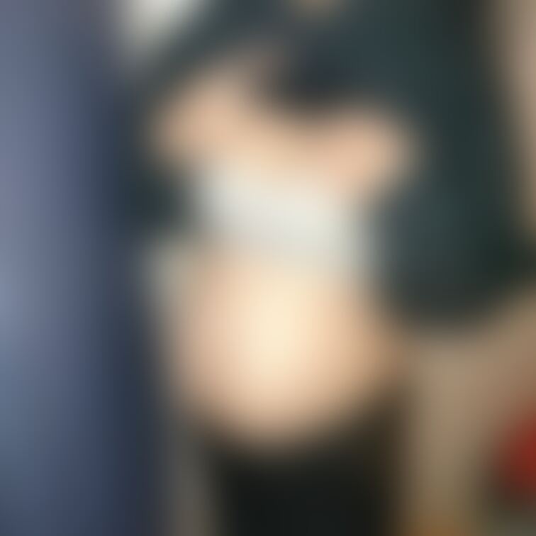 妊婦8ヶ月28歳のエッチな妊婦ママさんです！
これから、どんどんエッチな写メと動画投稿しますので、お楽しみに！
写真