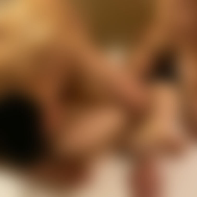 ホテルの一室で妻が2人の男性○○○されていきます。
#人妻
#素人
#寝取られ
#NTR
#他人棒