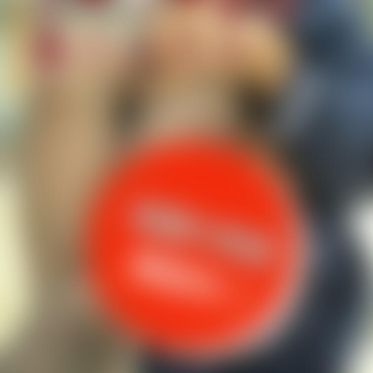 セーラー服＋パンストの自撮り写真をDLみたい！という声が届きましたので！１０００follow祝いで未公開写真も含めてDL