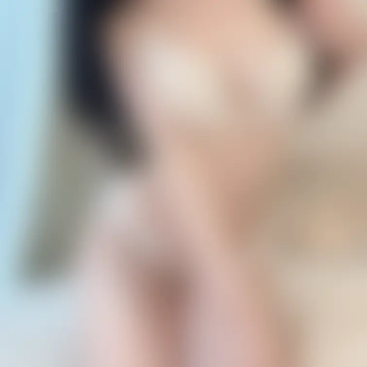 久しぶりに白の下着🤍
横からのおっぱいのシルエットとがポイント♡