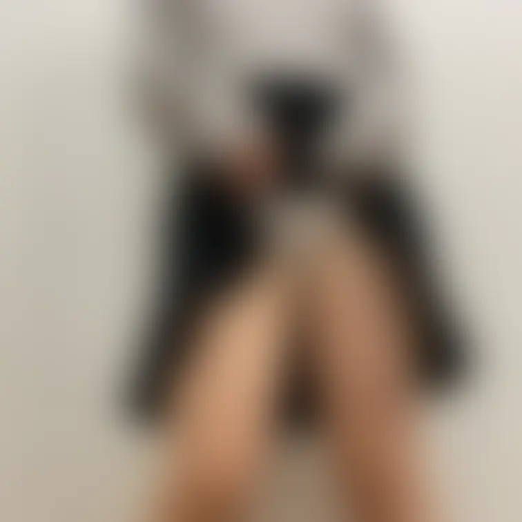 金髪人妻（26歳）ハメ撮りもOKな人妻。

パパとセフ持ちのモデルさん。
純粋に「気持ち良いことが好き 笑」らしく