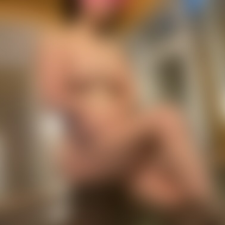一緒に入りたいね🥰
あんなことやこんなことも出来るかなぁ🤭😍
熟女ならではの下がり気味のトップライン🥰
愛でてくだ