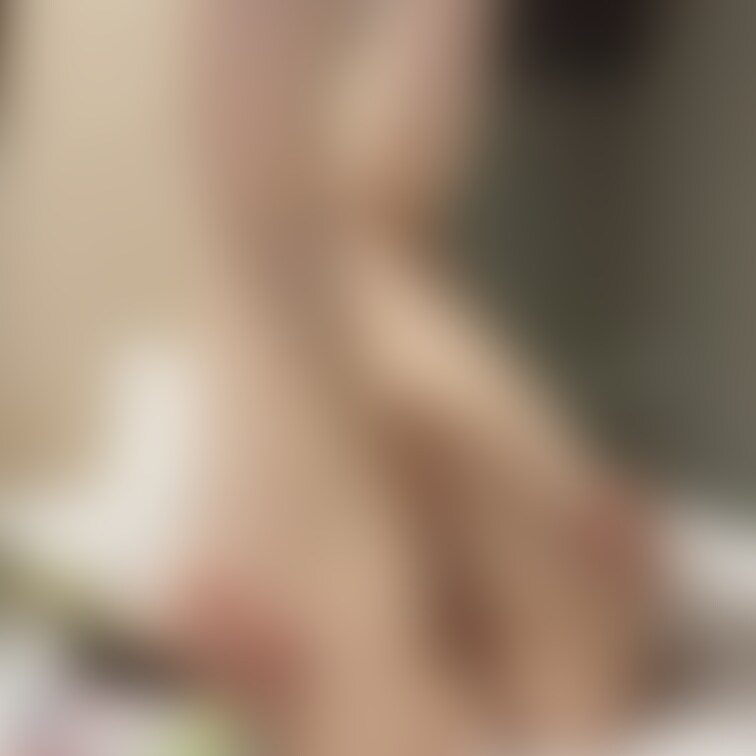 後輩くんとの飲み会で、、、
脱げって言われて脱がされちゃった、、

サークルの飲み会の後、先輩に連れられてホテルで