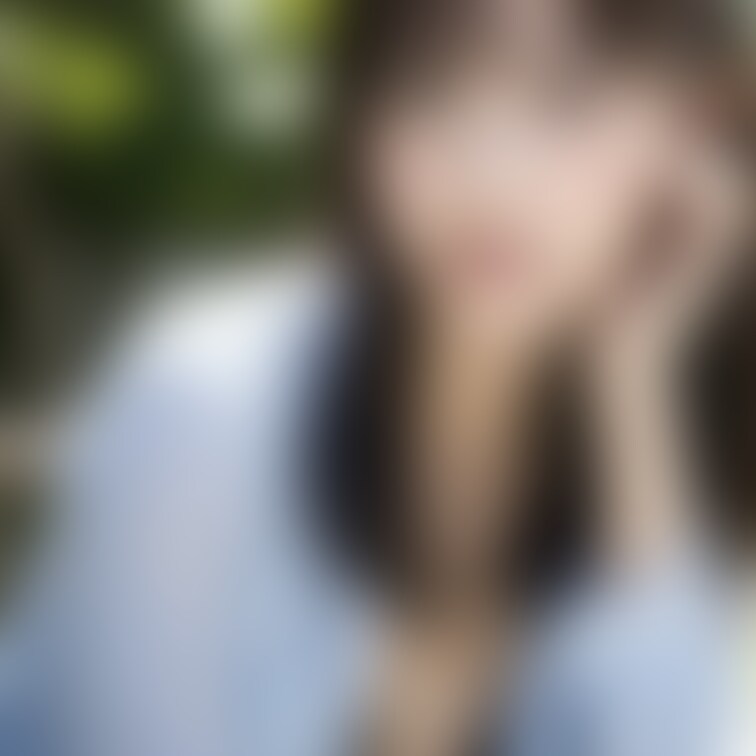 今日 暑いね〜💦
え、お家遊びに行っていいの？
...ねぇ！さっきからどこ見てるの。